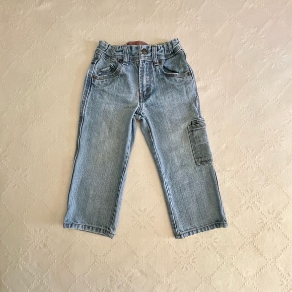 LEVIS DENIM CARPENTER JEANS, SIZE 3T. GARANIMALS T-SHIRT, SIZE 3T. - Picture 2 of 8